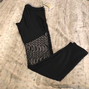 NWT UA women’s compression pants